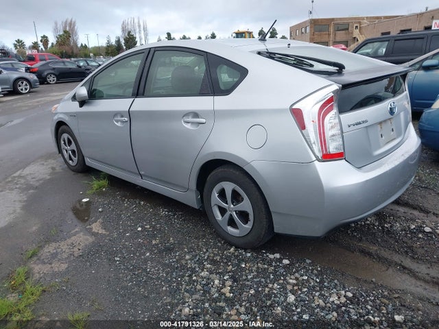 JTDKN3DUXE0368394 Toyota Prius Two