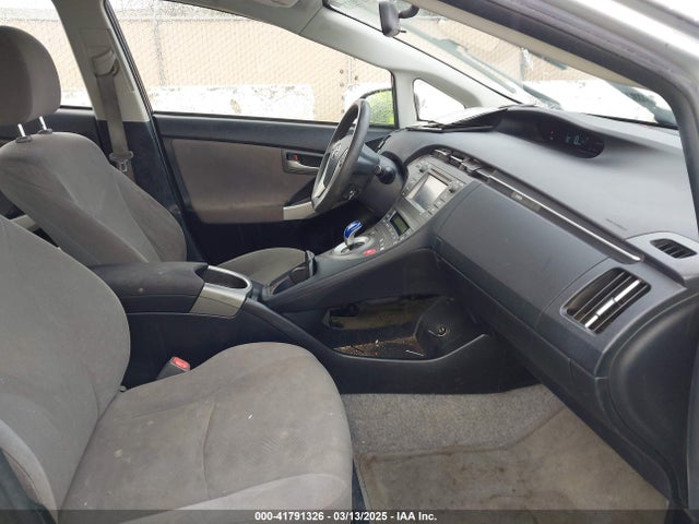 JTDKN3DUXE0368394 Toyota Prius Two