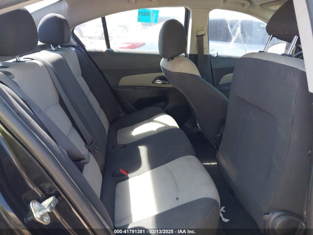 1G1PA5SH4F7145689 Chevrolet Cruze Ls Auto