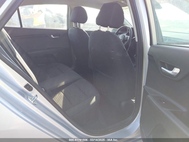 3KPA24AD9NE441681 KIA RIO S