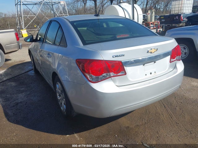 1G1PA5SH0E7102286 Chevrolet Cruze Ls Auto