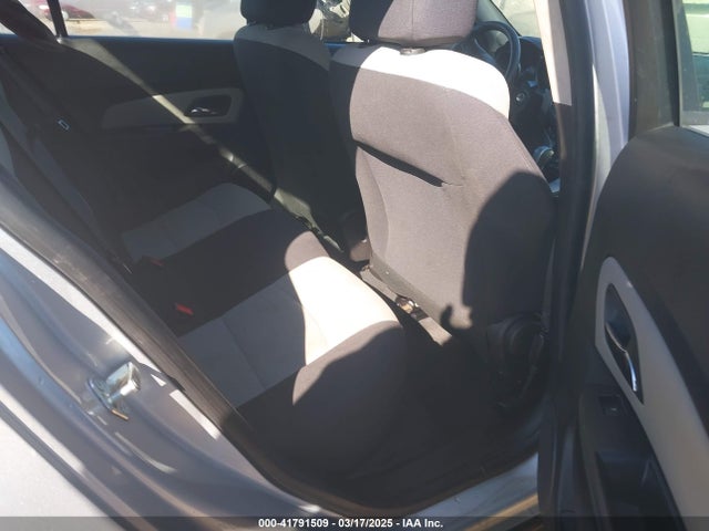 1G1PA5SH0E7102286 Chevrolet Cruze Ls Auto