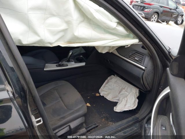 WBA3C3C57EF983239 BMW 320i Xdrive