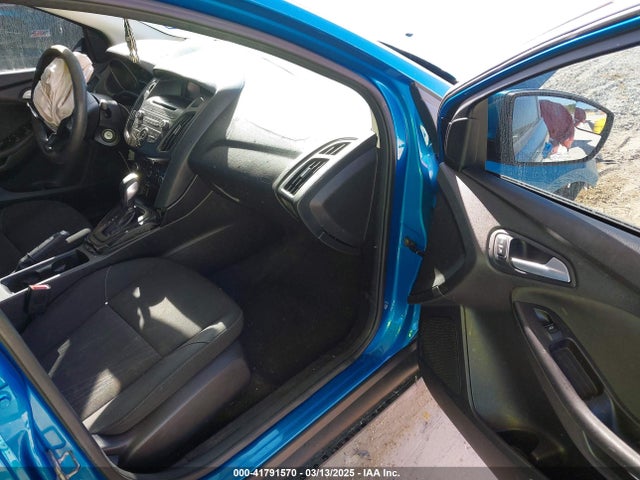 1FADP3F21FL287269 Ford FOCUS SE