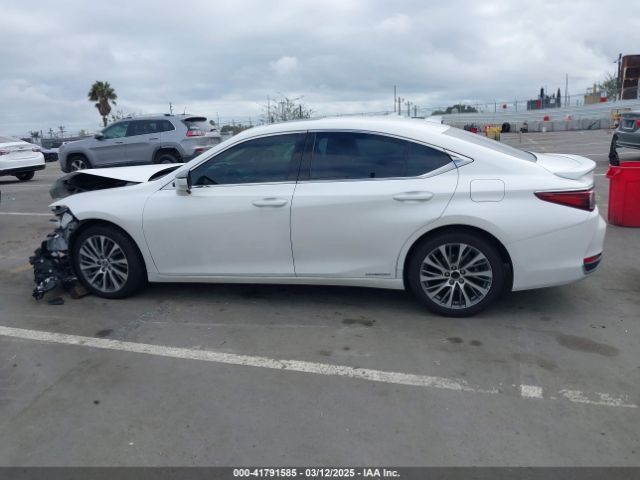 58ADA1C16MU006588 Lexus ES 300H