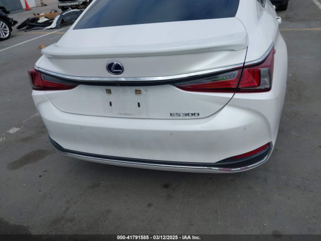 58ADA1C16MU006588 Lexus ES 300H