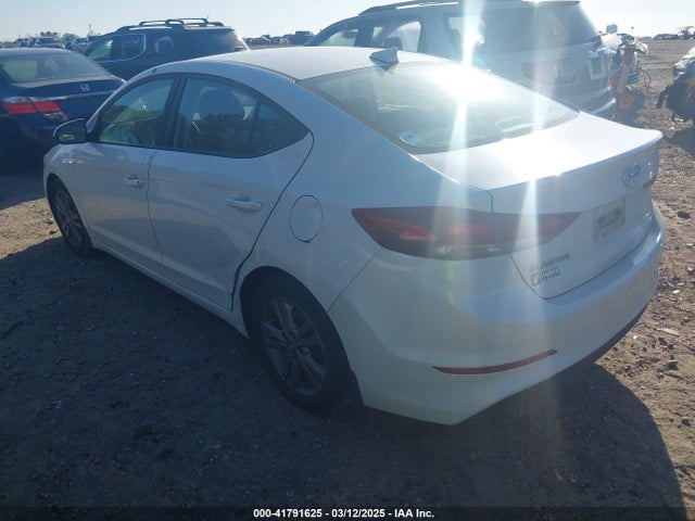 5NPD84LF3JH322556 Hyundai ELANTRA SEL