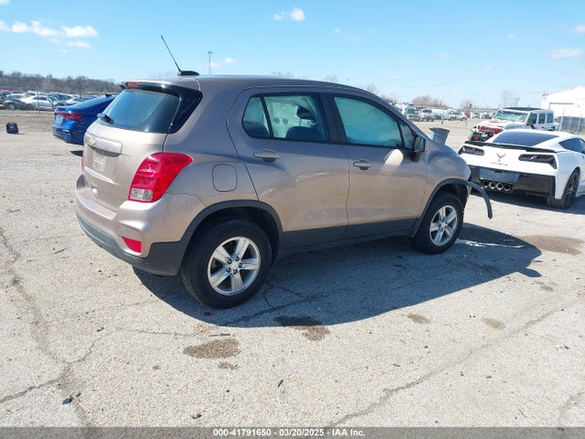 3GNCJNSB7JL372999 Chevrolet TRAX LS
