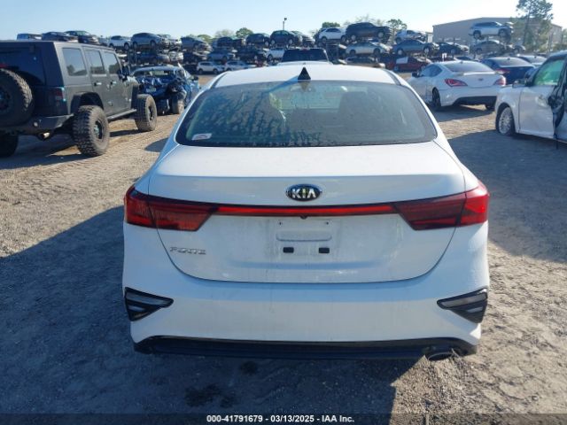 3KPF24AD6KE096322 KIA Forte Lxs