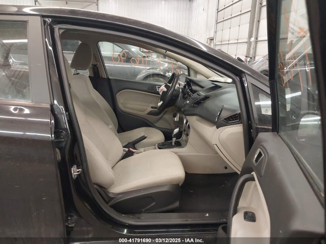 3FADP4BJ9EM212156 Ford FIESTA SE