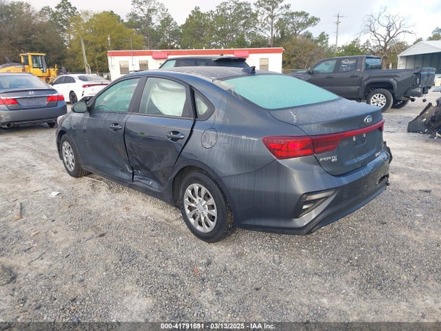 3KPF24AD3ME353858 KIA FORTE FE