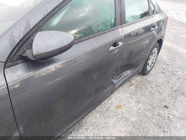 3KPF24AD3ME353858 KIA FORTE FE