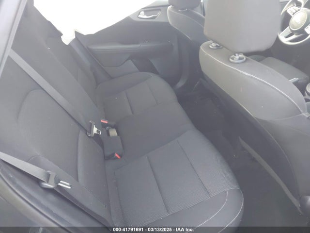 3KPF24AD3ME353858 KIA FORTE FE