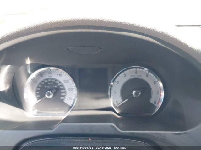 2011 JAGUAR XF SAJWA0GB8BLS01081 Photo 6