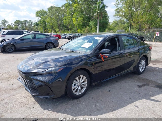 Toyota CAMRY LE 2025 4T1DAACKXSU551982 Image 2