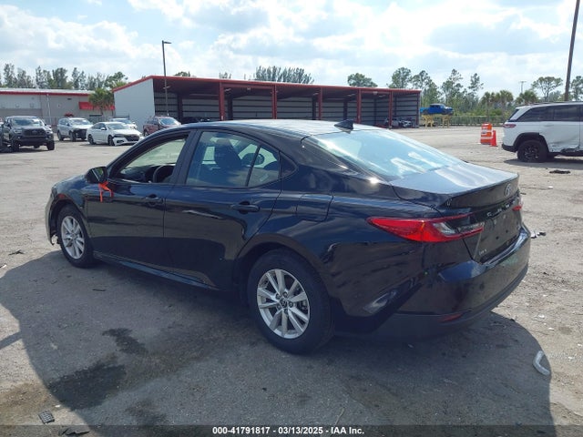 Toyota CAMRY LE 2025 4T1DAACKXSU551982 Image 3