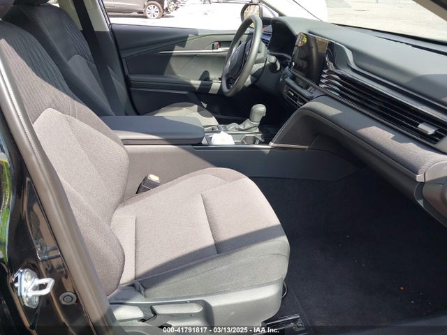 Toyota CAMRY LE 2025 4T1DAACKXSU551982 Image 5