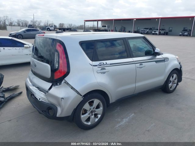 KNDJN2A28H7437183 KIA Soul