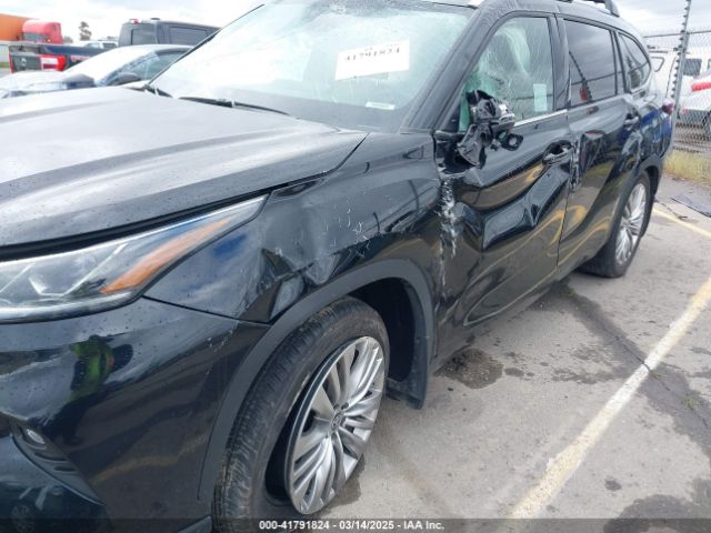 5TDKDRBH3RS551814 Toyota Highlander Platinum