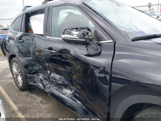 5TDKDRBH3RS551814 Toyota Highlander Platinum