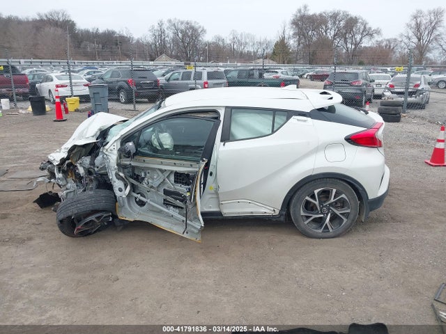 NMTKHMBX0JR020930 Toyota 3zr-fae