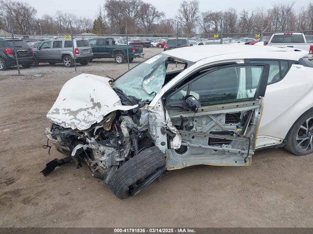NMTKHMBX0JR020930 Toyota 3zr-fae