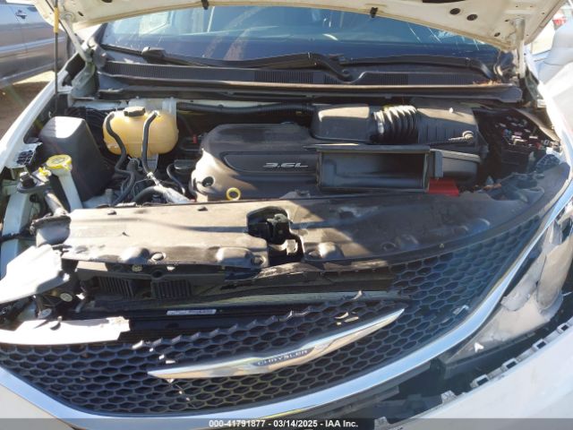 2C4RC1BG5HR784868 Chrysler Pacifica Touring-l