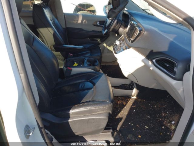 2C4RC1BG5HR784868 Chrysler Pacifica Touring-l