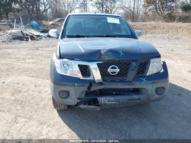1N6AD0CW5EN751028 Nissan Frontier Sv