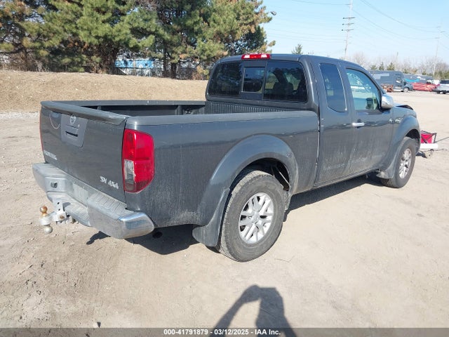 1N6AD0CW5EN751028 Nissan Frontier Sv