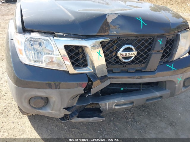 1N6AD0CW5EN751028 Nissan Frontier Sv
