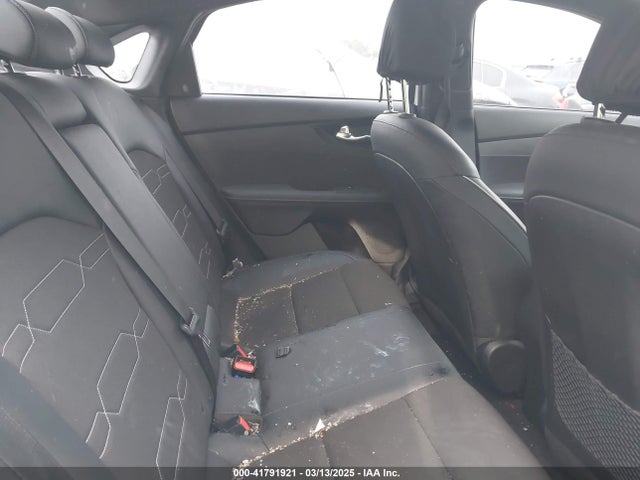 3KPF54ADXNE489347 KIA Forte Gt-line