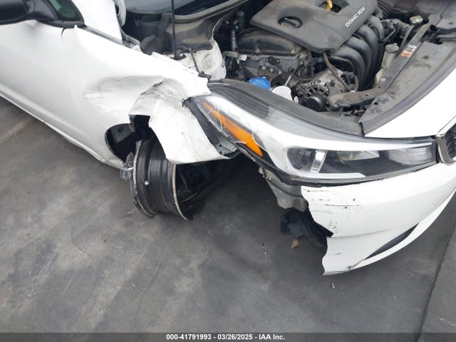 3KPFK4A74JE271563 KIA FORTE LX