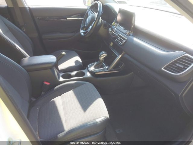 KNDEUCAA8P7376398 KIA SELTOS S
