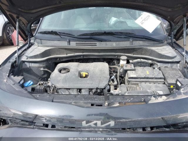KNDJ23AU3P7866102 KIA SOUL LX