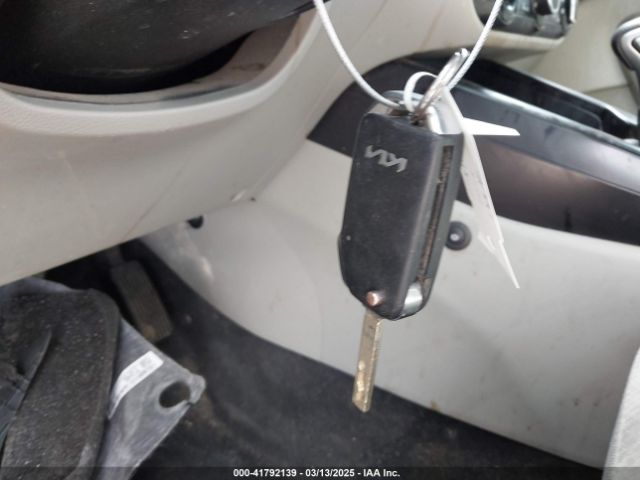 KNDJ23AU3P7866102 KIA SOUL LX