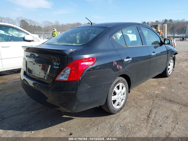 3N1CN7AP0EL832650 Nissan Versa 1.6 Sv