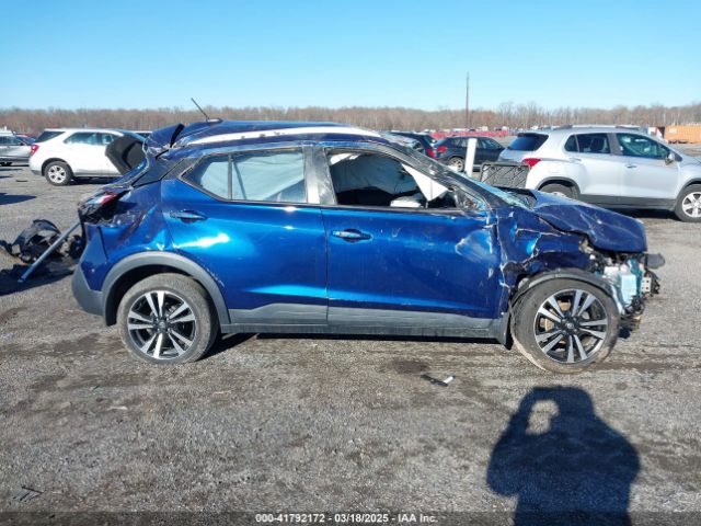 3N1CP5CU5KL518375 Nissan KICKS SV