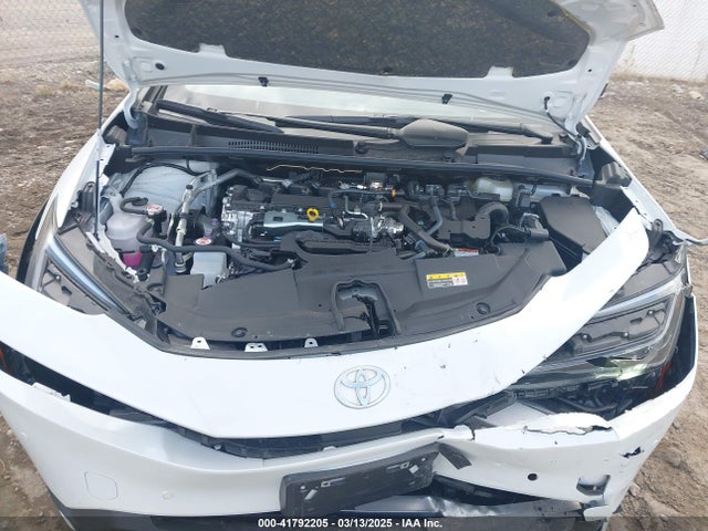 JTDADABUXR3017821 Toyota Prius Le Awd-e
