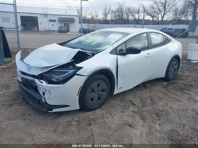 JTDADABUXR3017821 Toyota Prius Le Awd-e