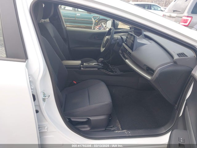 JTDADABUXR3017821 Toyota Prius Le Awd-e