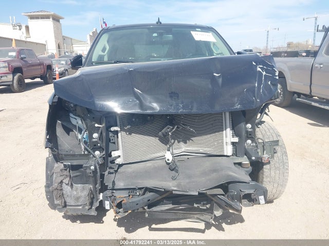 1FMJU1HT1NEA48965 Ford Expedition Xlt