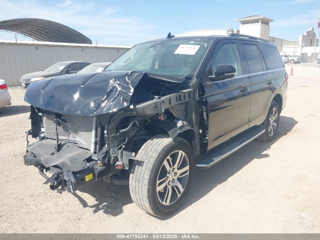 1FMJU1HT1NEA48965 Ford Expedition Xlt