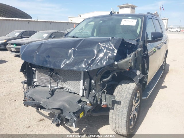 1FMJU1HT1NEA48965 Ford Expedition Xlt