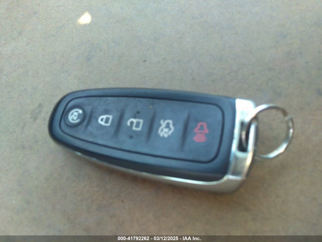 1FMCU0J94KUC22191 Ford Escape Titanium