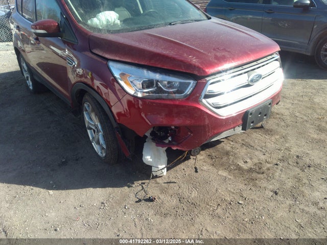 1FMCU0J94KUC22191 Ford Escape Titanium