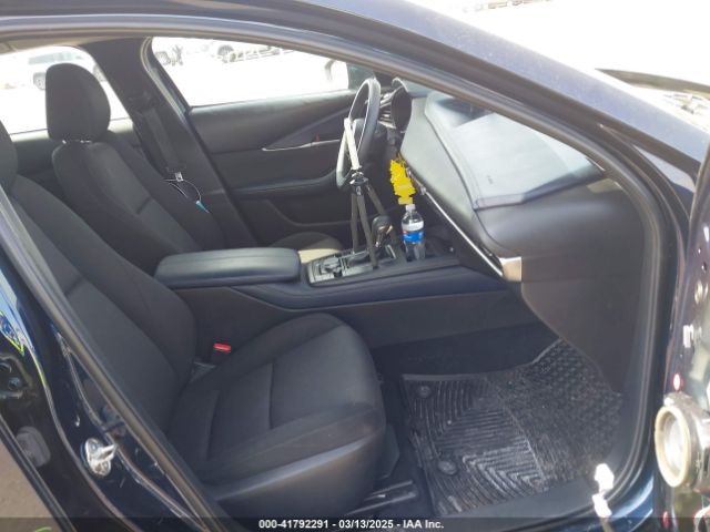 3MVDMBBLXLM105461 Mazda CX-30