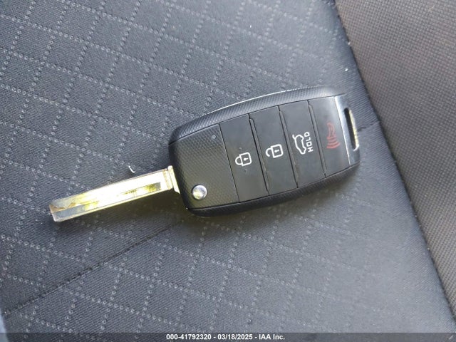5XYPG4A33HG268167 KIA Sorento 2.4l Lx