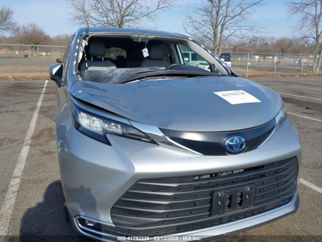 5TDJSKFC5PS106883 Toyota SIENNA XLE