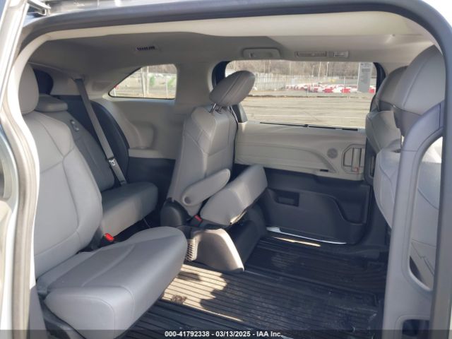5TDJSKFC5PS106883 Toyota SIENNA XLE